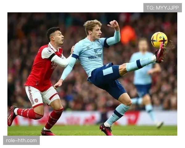 莱奥与马丁内利：冲击型边锋的战术路径对比